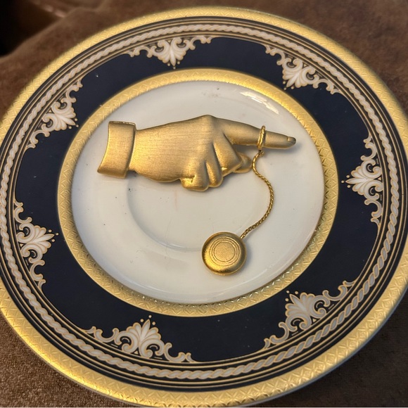 JJ Jewelry - Vintage JJ Gold Hand with Pocket-watch Brooch